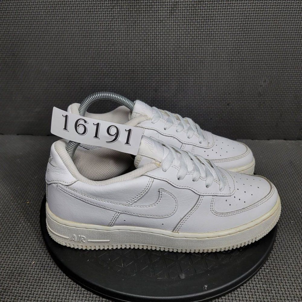 Nike Kids Shoes in White